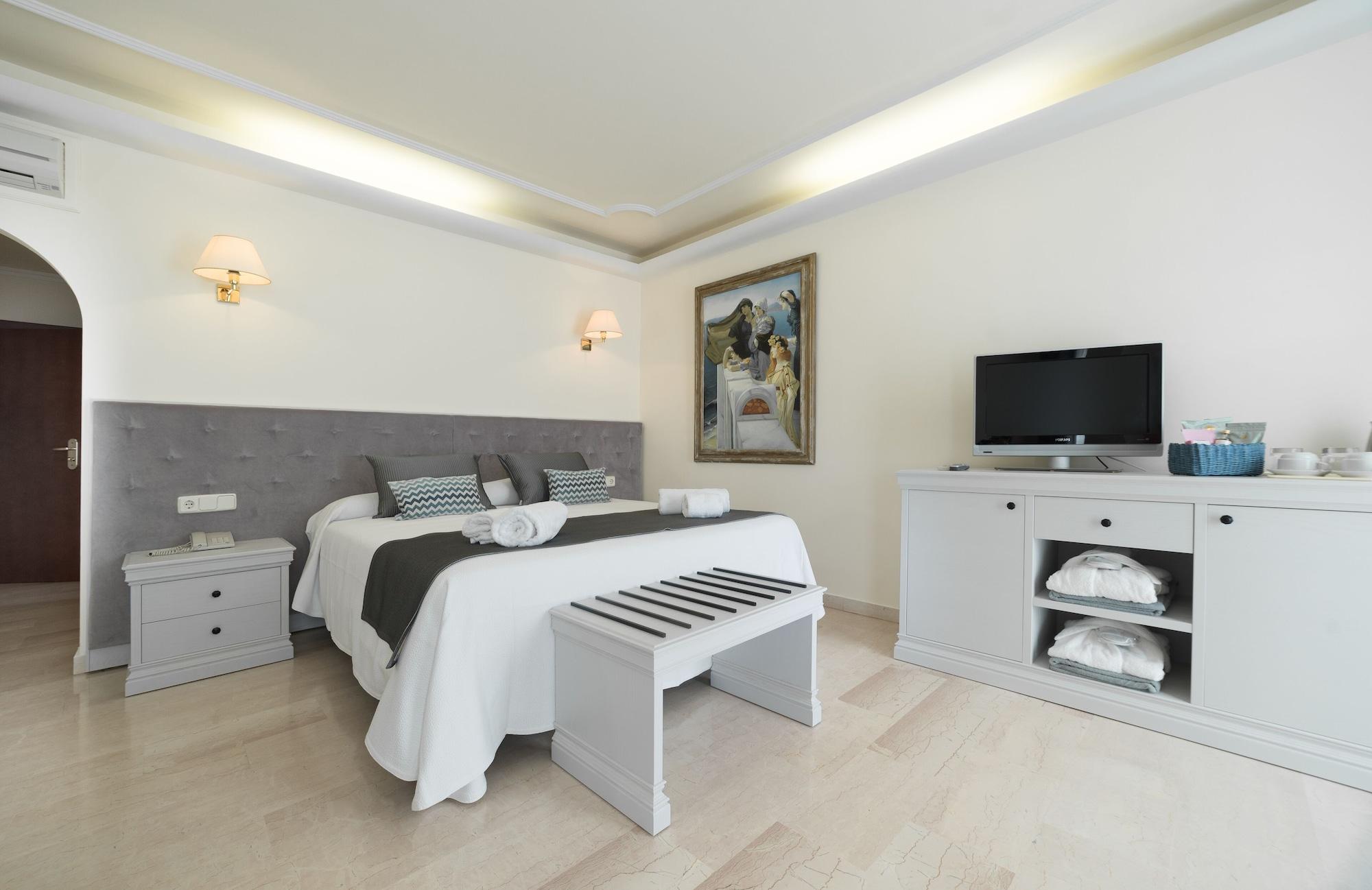 Grand Hotel Palladium Santa Eulalia Del Rio Exterior foto