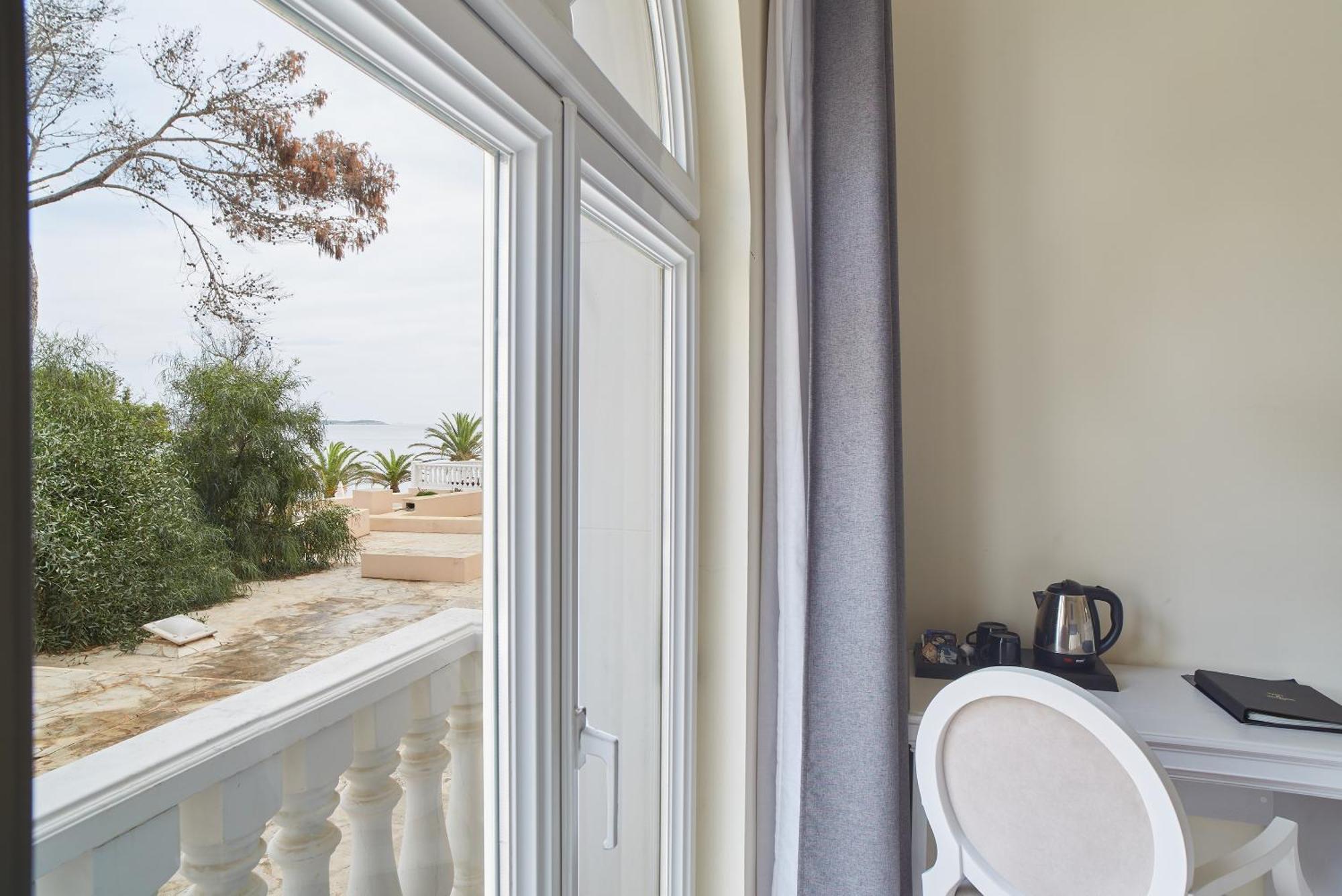 Grand Hotel Palladium Santa Eulalia Del Rio Exterior foto