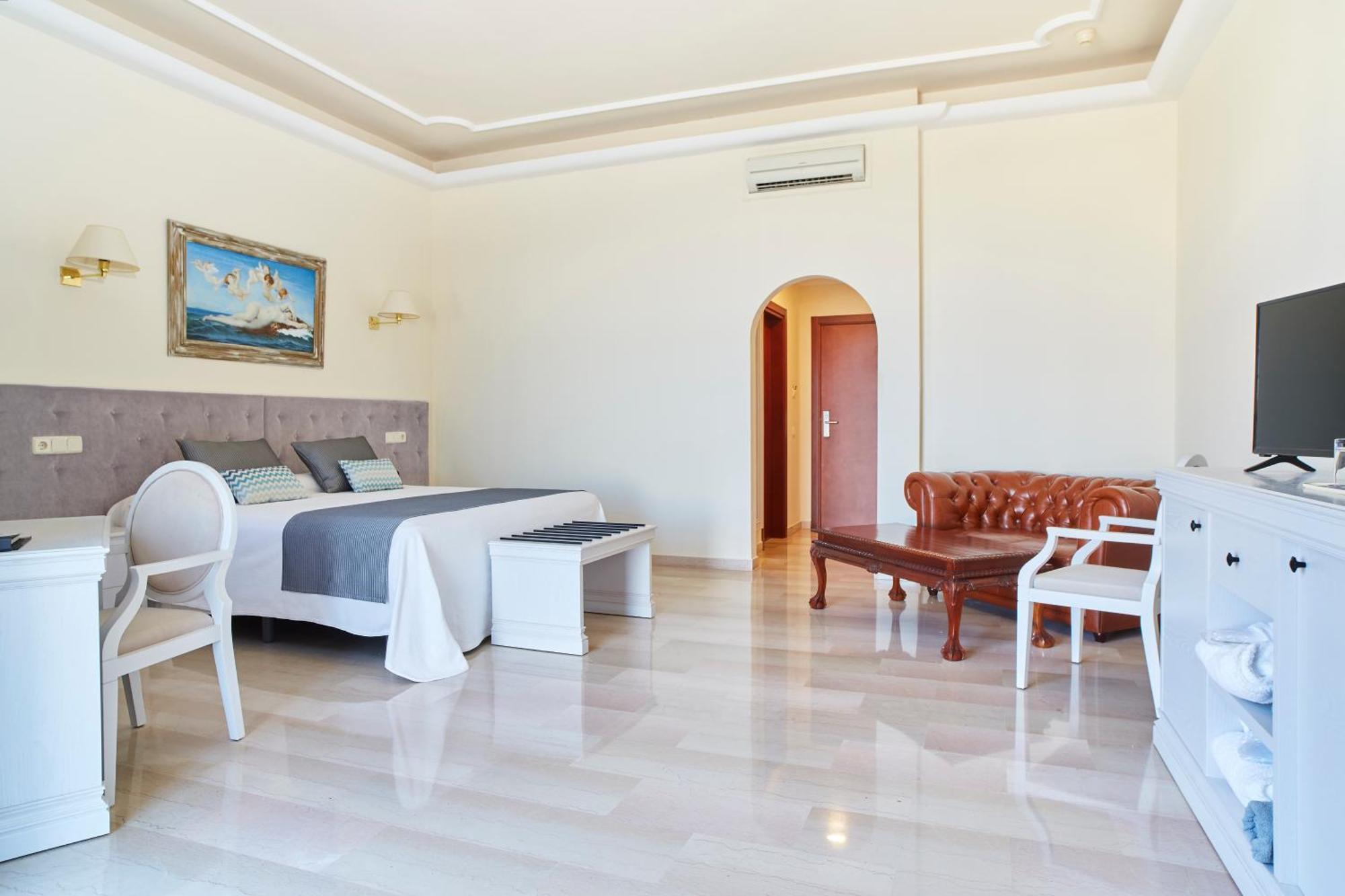 Grand Hotel Palladium Santa Eulalia Del Rio Exterior foto