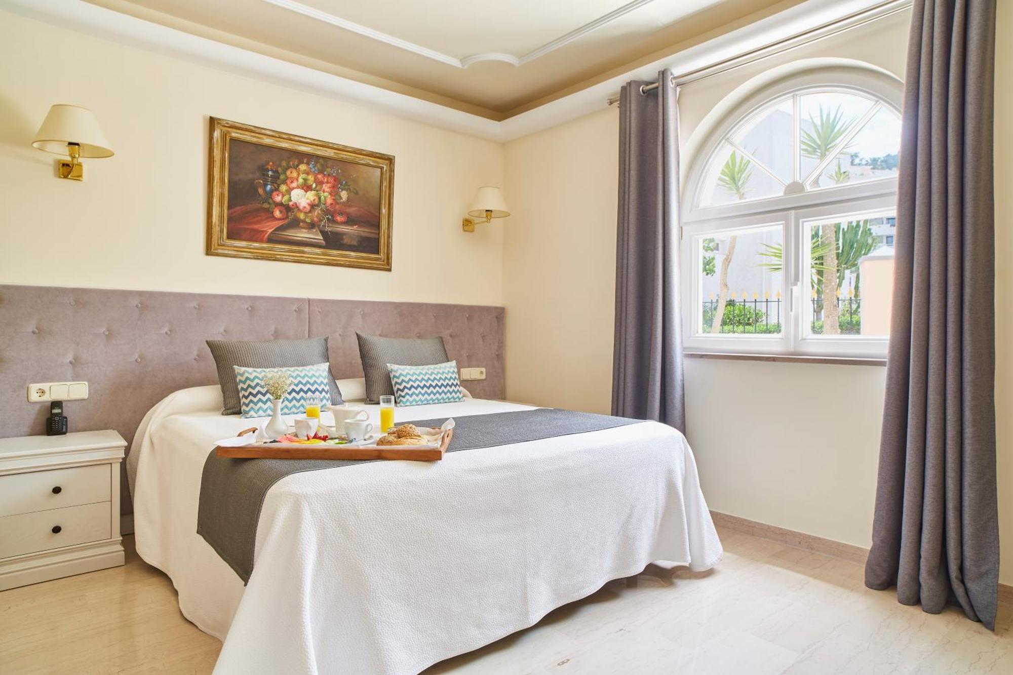 Grand Hotel Palladium Santa Eulalia Del Rio Exterior foto