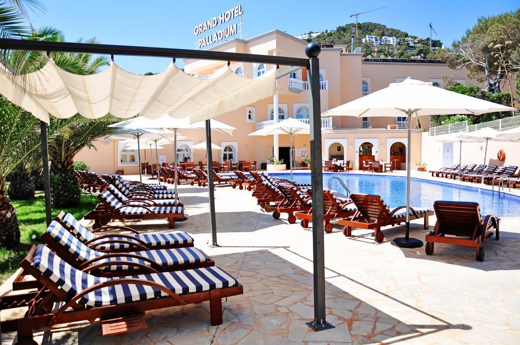 Grand Hotel Palladium Santa Eulalia Del Rio Exterior foto